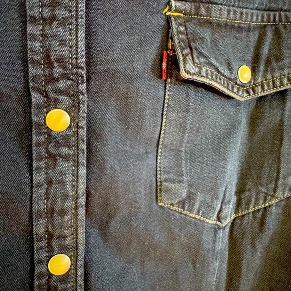 LEVI’S ULTIMATE WESTERN DENIM SHIRT - Picture 3 of 5